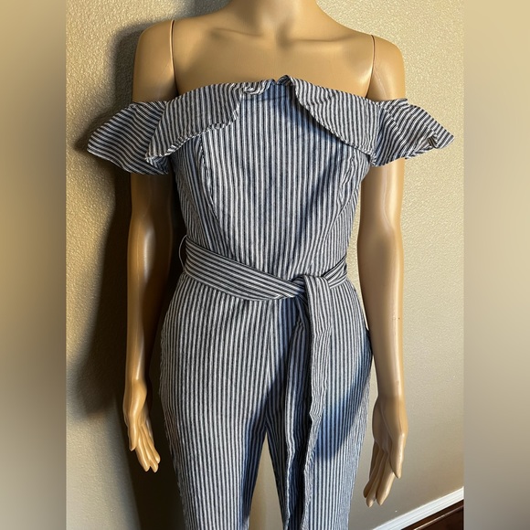 BCBGeneration Jumpsuit In Grey Size 4 - Picture 4 of 15